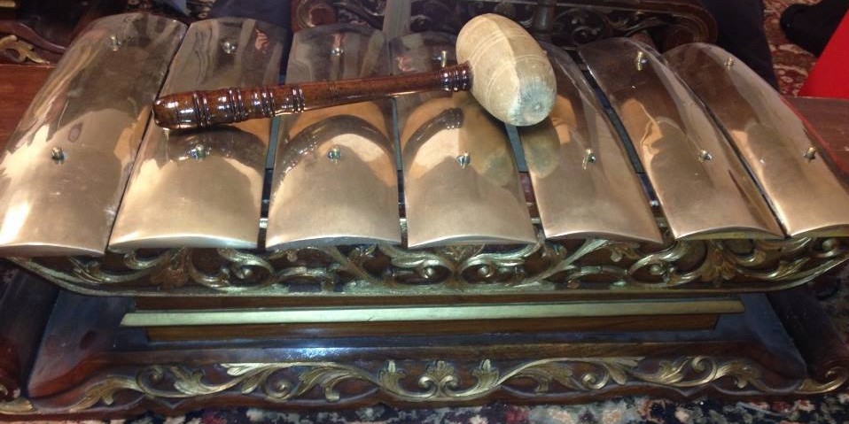Close-up of Saron Barung with hammer laying on top